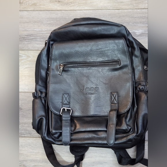 Jeep Vintage Black Leather Buluo Backpack for Men - Picture 2 of 13